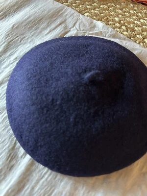 Muñeca American Girl 18" Molly Meet azul marino boina sombrero lana  Foto 1 de 2