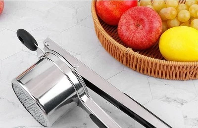 Ricer de patatas de acero inoxidable de alta resistencia de 15 oz con 3 discos intercambiables Foto 1 de 4