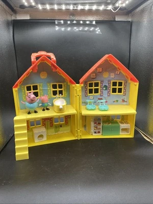 Peppa Pig Folding Yellow House Playset With Figures & Accessories - Image 1 of 4