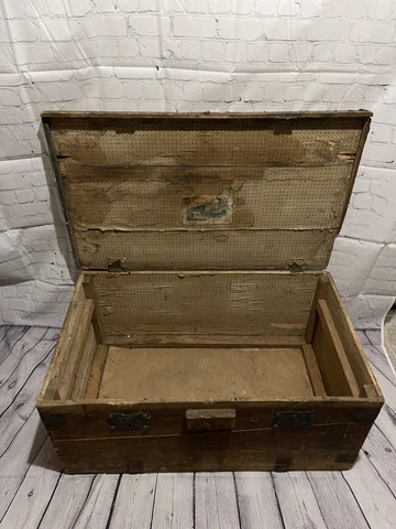 Antique Early 1900's Moynat trunk All orginal Cover