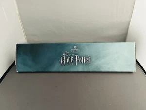 Warner Bros Studio Tour London The Making Of Harry Potter Fotohalter - Bild 1 von 4