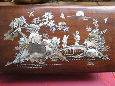 COFFRET ancien INCRUSTATIONS NACRE gravée VIET NAM XIX PROMENADE PONT PAPILLONS - Photo 1/4