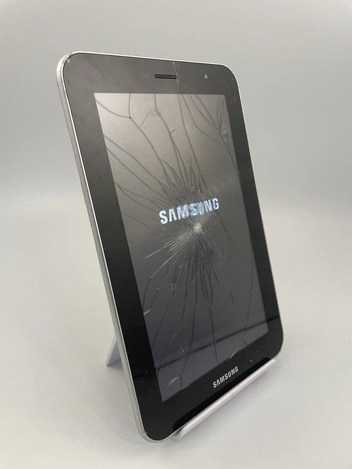 Samsung Galaxy Tab 7.0 Plus GT-P6200 White Unlocked 16GB Android Tablet Cracked - Image 1 of 4