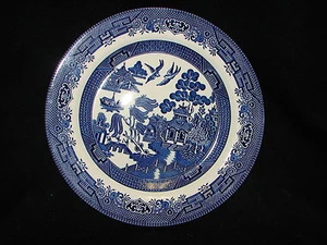 Blue Willow Churchill Staffordshire England 10 Inch Plate ~ Blue Willow Plate - Picture 1 of 4