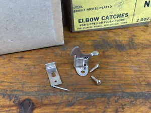24 capturas de codo Stanley de colección, tornillos, caja original, puerta al ras o con labios - Imagen 1 de 10
