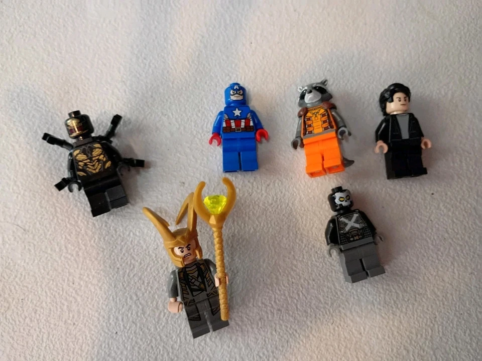 Lote de 6 minifiguras Lego Marvel, Loki, Rocket Raccoon, Capitán América  Foto 1 de 4