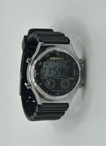 Orologio Vintage Sveglia Crono Digitale Nuova Batteria Funzionante Tonalità Argento Fibbia Nera - Foto 1 di 6