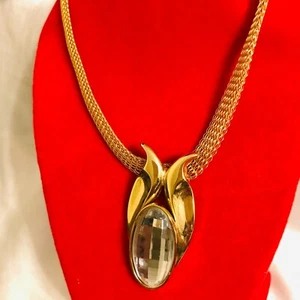 GOLD TONE MESH CHAIN WITH LARGE FACETED OVAL CRYSTAL PENDANT - Picture 1 of 7