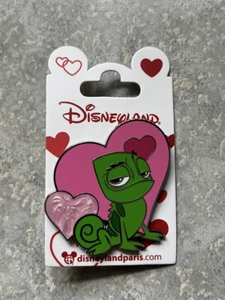 New DLRP DLP Disney Land Paris Tangled Rapunzel Valentine’s Day Pascal Pin - Picture 1 of 2