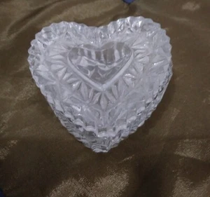 Valentine Clear Glass Heart Shaped Lidded Trinket Box Ribbed Sides Jewelry - Picture 1 of 7
