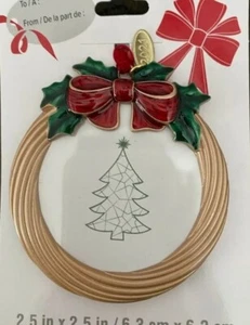 Studio Dekor 2021 rund Gold 2,5" x 2,5" Foto Ornament mit Stechpalme abnehmbares Etikett - Bild 1 von 1