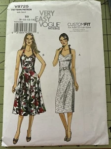 Vogue sehr leichtes Schnittmuster V8725 Kleider Größe 8-14 Neckholder Top gefüttert ungeschnitten - Bild 1 von 5