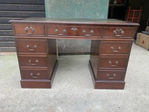 Vintage Mahogany Pedestal Desk with Green Leather Inlay – 9 Drawer - Picture 1 of 6