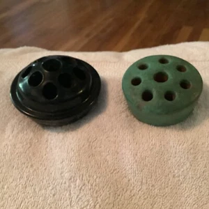 Black 9 Hole 4 Feet & Green 8 Hole No Feet 1 ChipCeramic Flower Frogs Vintage - Picture 1 of 11