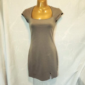 Divided by H&M Mini Bodycon Kleid Damen S Salbeigrün U-Ausschnitt Flügelärmel - Bild 1 von 6