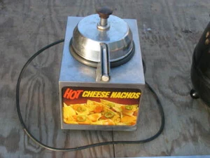 Server with Spout Warmer Hot Nacho Cheese Food  - Picture 1 of 3