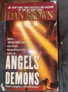 Paperback: Dan Brown Angels & Demons - Picture 1 of 4
