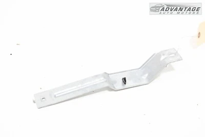 Dodge Challenger 2016-2023 soporte de manija de puerta del lado del conductor delantero izquierdo OEM Foto 1 de 4