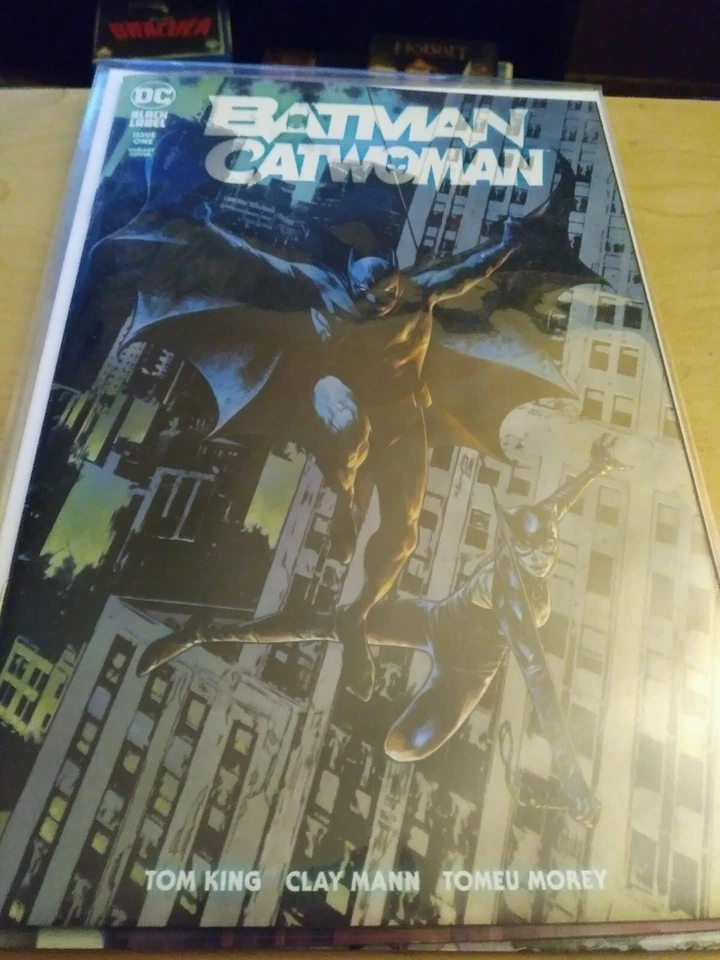 Batman Catwoman #1 Charest Variant (DC, 2021) - Image 1 of 1