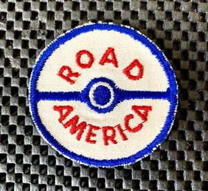 ROAD AMERICA BORDADO COSER SOLO PARCHE ELKHART LAKE, WISCONSIN 2 1/2" NOS - Imagen 1 de 2