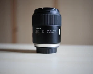 Tamron SP 45mm F/1.8 Di VC USD Objektiv für Canon - Bild 1 von 8