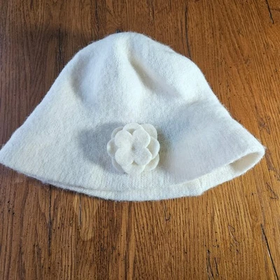 Barbour Cream Wool Felt Bucket Hat with Flower Accent Made in Scotland Classic - Image 1 of 4