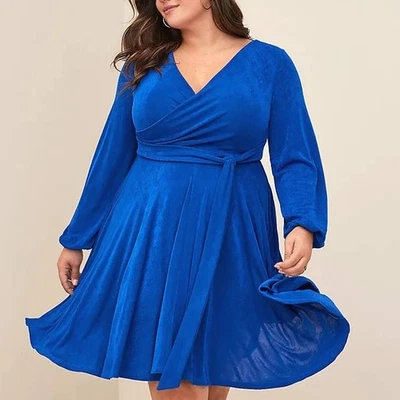 Please Read Nuevo Vestido de Fiesta Patinador Tejido Torrid 4 (4X 26) Azul Sobrepelliz Estudio Foto 1 de 3