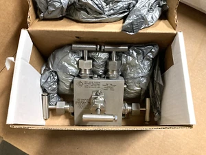 Richards Hex Valve PM751U3331413 High Pressure Manifold Valve SS316 - New - Picture 1 of 7