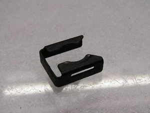 BMW 7 series E38 91-04 750 V12 M73 fuel injector clip mount x1 #Asp - Picture 1 of 3