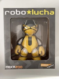 Robolucha 6" Robot Yellow Bruce Lee Wrestler Designer Vinyl Figure by Mekazoo 6' - Picture 1 of 5