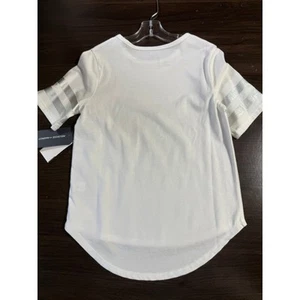 Melrose and Market White Tee- size Medium (8/10) - Picture 1 of 4