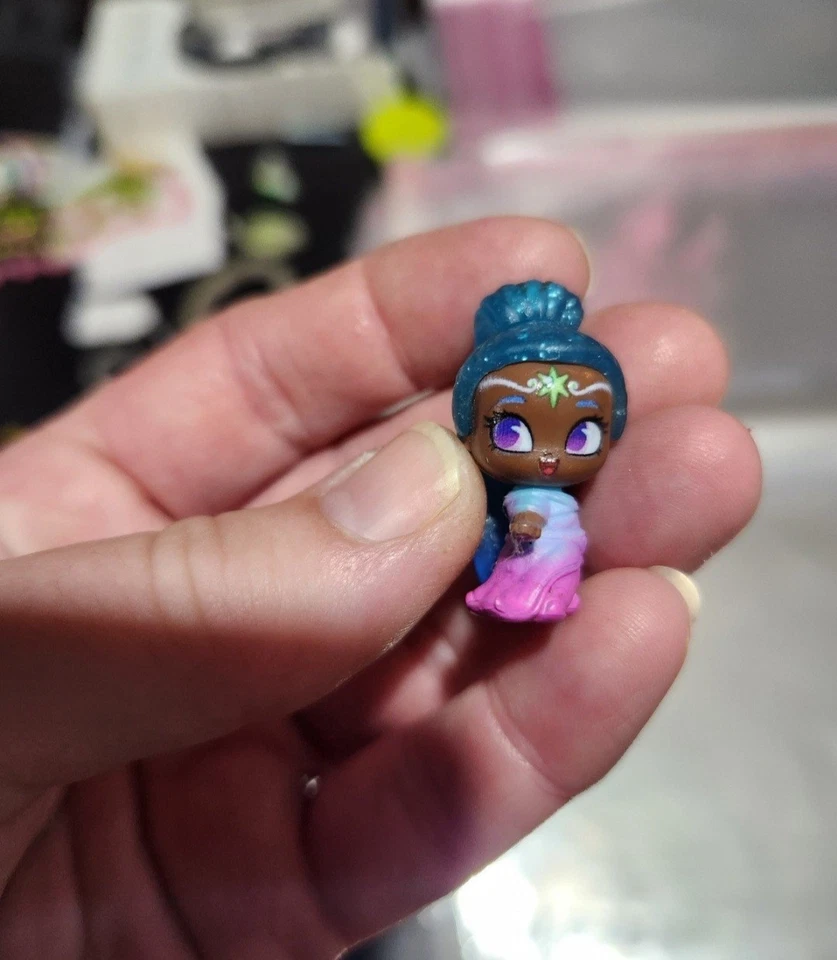 Mini boneca Fisher Price Shimmer And Shine - Imagem 1 de 1