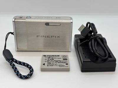 Fujifilm FinePix Z2 5.1MP 3x Zoom Compact Digital Camera Silver From Japan /Exc+ - Image 1 of 4