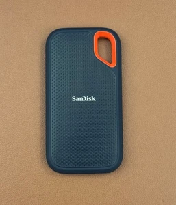 Used SanDisk Extreme PRO 2TB USB-C Portable External SSD (SDSSDE81-2T00) - Afbeelding 1 van 3
