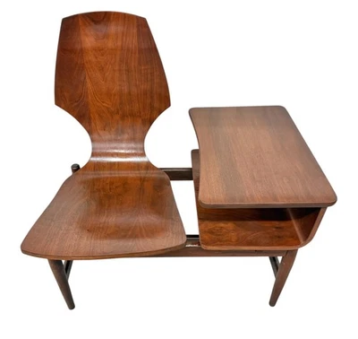 Silla moderna Mid-Century de madera curvada de nogal con chismes Foto 1 de 4