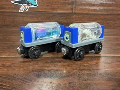 Thomas & Friends Tren de Madera Motor Acuario Coches Lote x 2 Pulpo Tiburón Foto 1 de 4