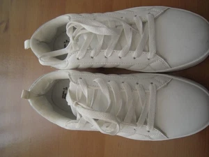 Ladies Trainers Size 5 - Picture 1 of 9