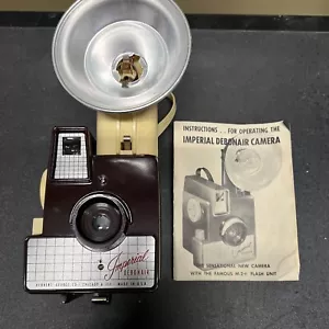 VINTAGE 1950s IMPERIAL DEBONAIR CAMERA- Maroon Vintage W/Instructions - Picture 1 of 9