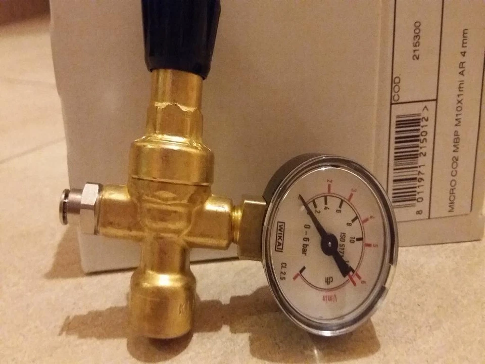 RIDUTTORE DI PRESSIONE CO2 /ARGON MICRO OXYTURBO BOMBOLE USA E GETTA Art.215300
