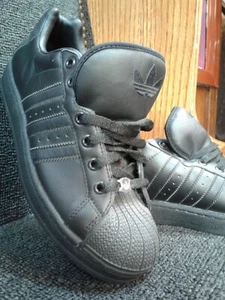 Adidas black on black, leather w/Embroider logos & mettle pendants Kid size 7.5 - Picture 1 of 9