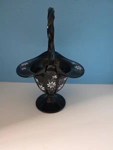 Fenton schwarzer Henkelkorb mit handbemalten Blumen 11 Zoll - Bild 1 von 7