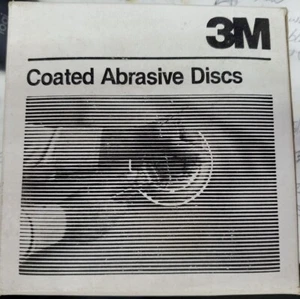 3M DA Sandpaper Coated Discs 5 inch 150-A Grit Fre-Cut 414N Box 250 01105 - Picture 1 of 2