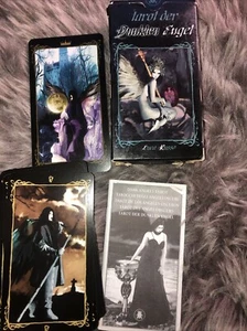Tatort Dark Angels Tarot Tarot der Dunklen Engel Lo Scarabeo Fantasie ORIGINAL - Bild 1 von 7