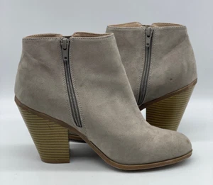 Banana Republic Suede Ankle Boots Taupe Stacked Heel Zip Up Sz 8 - Picture 1 of 13