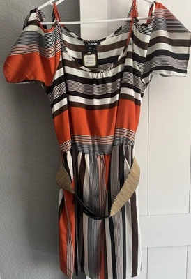 Nuevo con etiquetas Vestido My Michelle L Hombro Frío Cinturón Ratán Rayas Manga Corta Y2K De Colección Foto 1 de 4