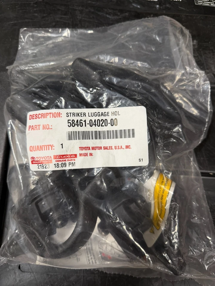 NEW TOYOTA FACTORY BED CLEATS LUGGAGE STRIKER TIE DOWNS 58461-04020 Foto 1 de 1