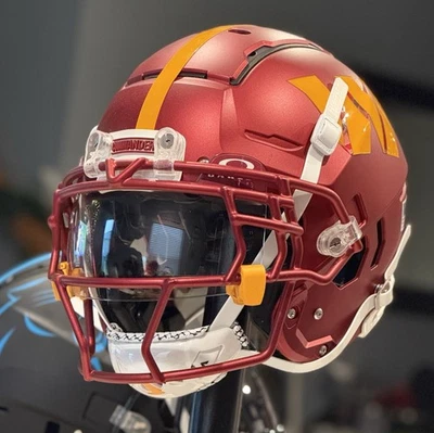 Casco Schutt F7 2.0 NFL jugador especificaciones listo para Washington Commanders Mike Sainristil Foto 1 de 4