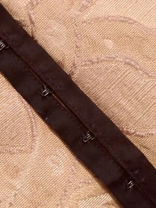 50 INCHES BLACK HOOK & EYE TAPE WITH HOOKS EVERY 1 1/8 INCH APART - Picture 1 of 3