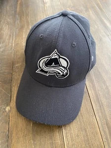 Colorado Avalanche Hockey NHL New Era Fitted Hat Boys Small / Medium 39Thirty - Picture 1 of 4