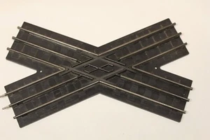 Lionel No. 1023 45 Degree Crossing O-27 - Picture 1 of 6
